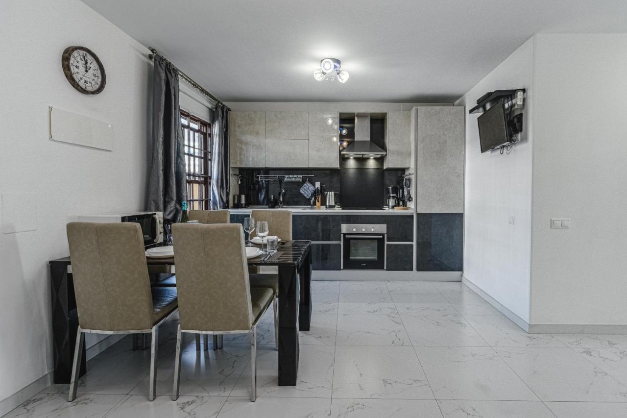 Amazing 3 Bedroom Apartment On The First Line Of The Best Las Americas Beach, Air Conditioner And Terrace Ocean View Playa de las Américas Exterior foto